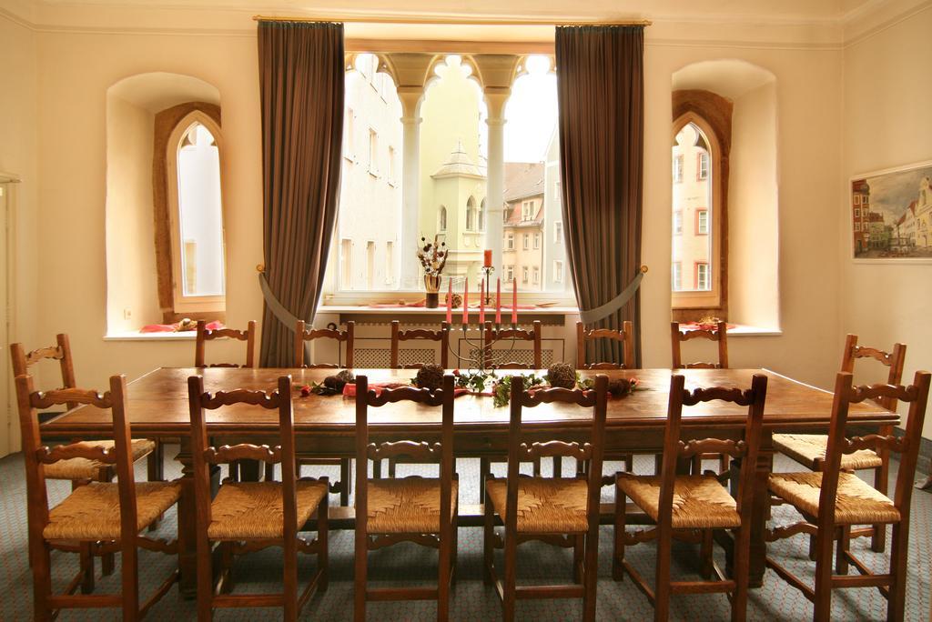 Altstadthotel Arch Регенсбург Ресторан фото